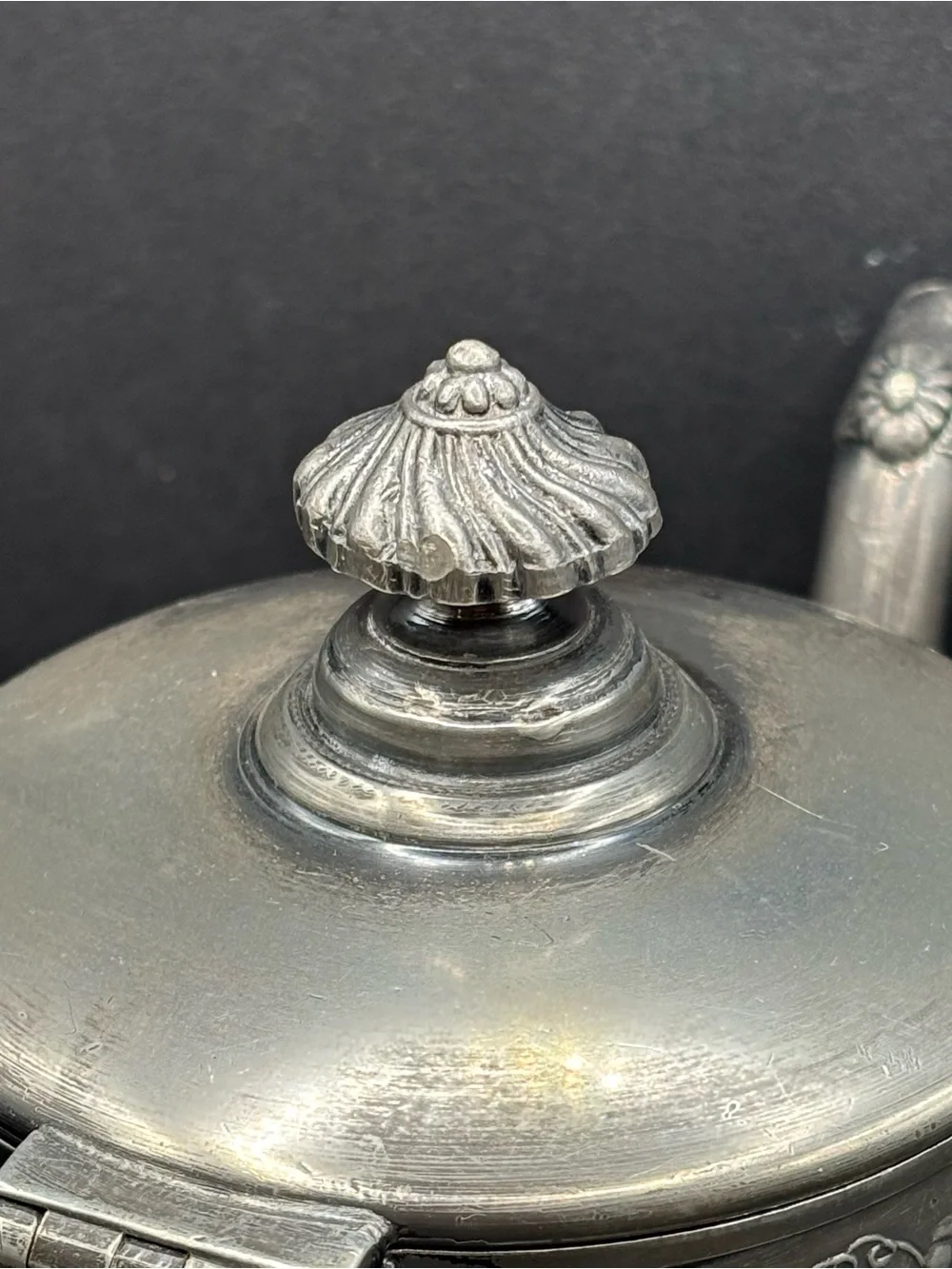 Victorian Manhattan Silver Plate Teapot 1005 Quadruple Plated Floral Grapevine
